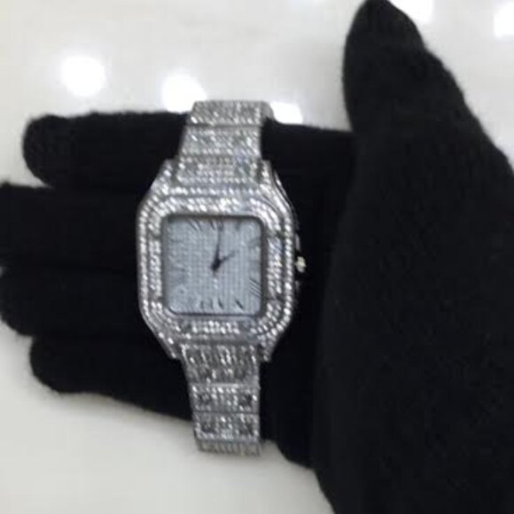 HIGH QUALITY SILVER QUARTZ WATCH - Picture 1 of 2